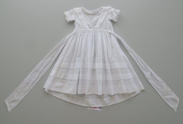 Kinderjurkje na behandeling