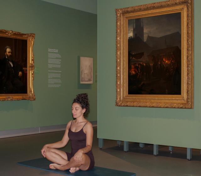 Exclusieve yogales in het museum
